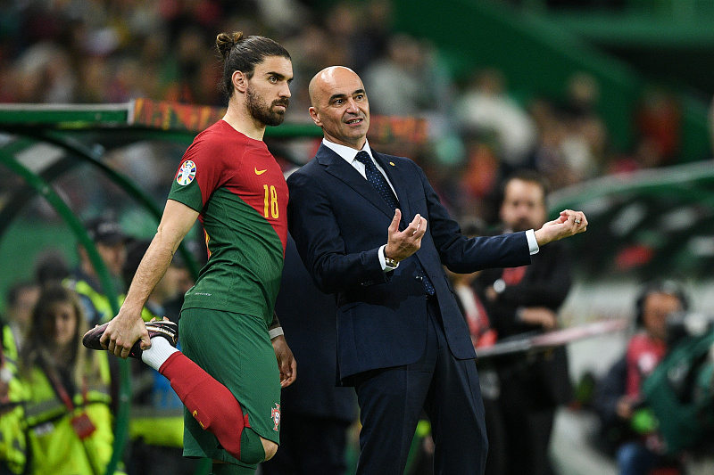 羽毛球友谊赛掀起高潮，皖江旋风队逆转渝州麒麟队，高压逼抢奏功——定位球制造杀机的简单介绍