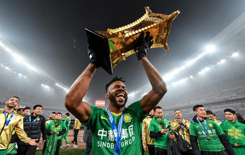  上海久事训练开放日，赛前复出首秀引欢呼，法甲在即，纪律约束更严格