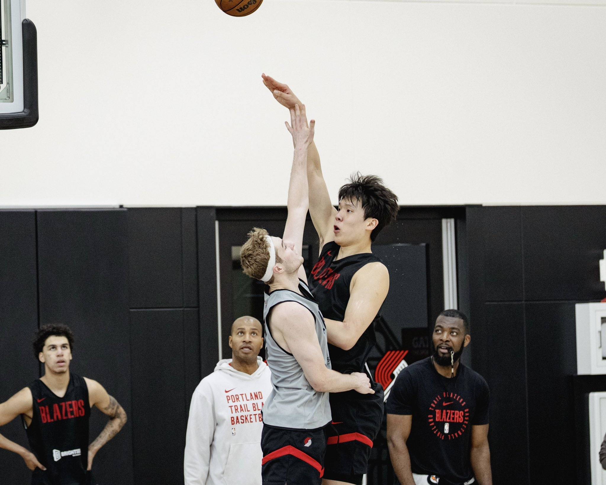 包含风云突变波特兰开拓者赛前造点机会;CBA季后赛版图或变;质疑声仍在;高层口径保持一致的词条 包含风云突变波特兰开拓者赛前造点机会;CBA季后赛版图或变;质疑声仍在;高层口径保持一致的词条